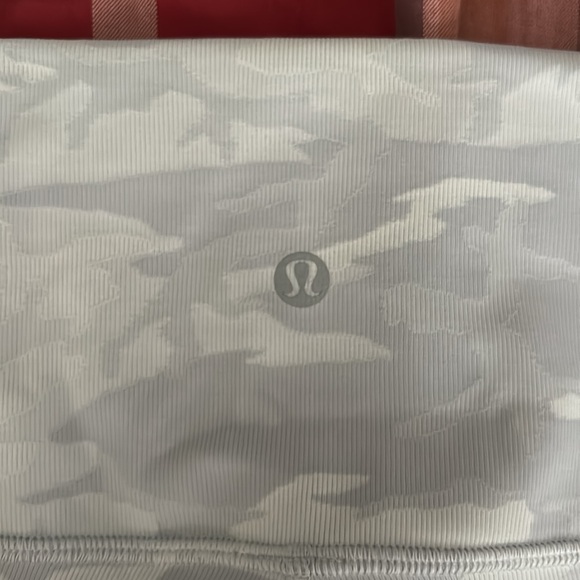 Lululemon shorts - Picture 5 of 6